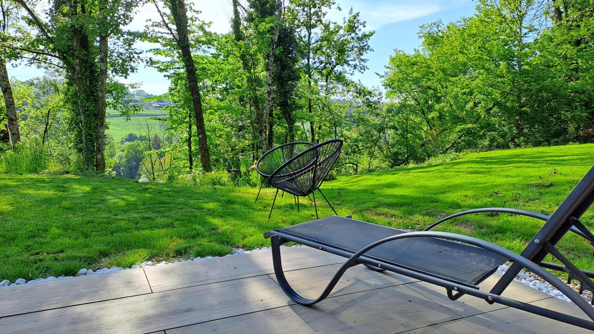 Logement Neuf A 2 Pas Du Lac La Bridoire Exterior photo